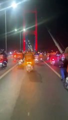 Trendyol GO kuryeleri kontak kapattı. Şirketin merkezi önünde taleplerini sıraladılar