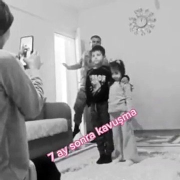İşte bir Türk askerinin 7 ay sonra çocuklarına kavuştuğu anlar