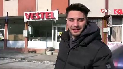 Ardahan buz kesti, havaya serpilen sıcak su dondu