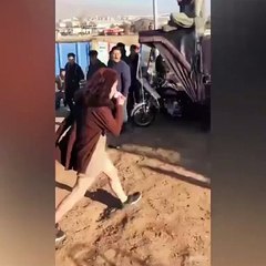 Barzani'nin adamları İran'dan gelen kadını etek giyiyor diye linç ettiler