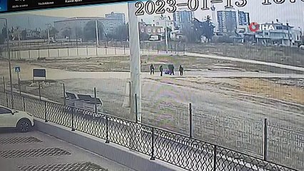 Hızını alamayan araç öğrencilerin arasına daldı: 1'i ağır 3 yaralı