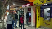 ATM'den çektikleri paralar böyle çıktı. Bankalar da bunu yaparsa