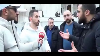 Bir türlü bitmediniz. Hem halka cahil dedi, hem de Atatürk'ü hedef aldı