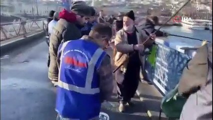 Galata ve Atatürk Köprüsü’nde amatör balıkçılara denetim