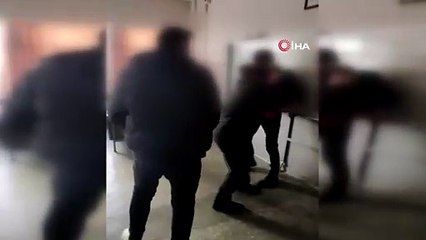 Sınıf arkadaşlarını dövüp kameraya aldılar