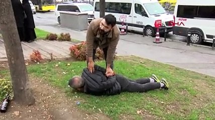 17 yaşındaki kızı taciz eden sapığa meydan dayağı