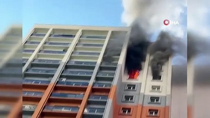 İstanbul'daki 20 katlı gökdelende yangın
