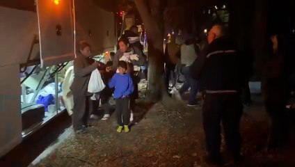 Teksas Valisi Biden’ın yardımcısının evine 130 kaçak göçmen bıraktı