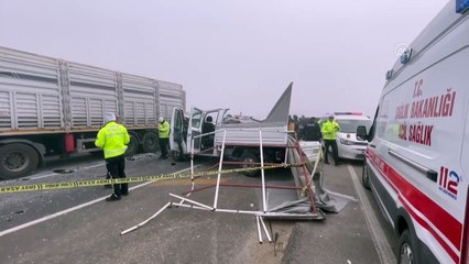 Konya'da askeri araç tıra çarptı 2 asker şehit oldu