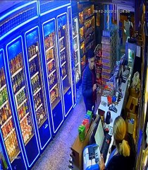 Kadın esnaf cinsel ilişki teklifinde bulunan göçmeni tokatlayarak dışarı attı. Ülkenin getirildiği durum bu