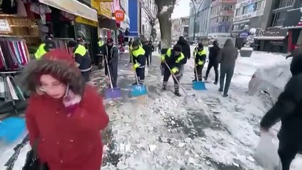 Van'ın yüksek kesimlerinde kar kalınlığı 45 santimetreye ulaştı