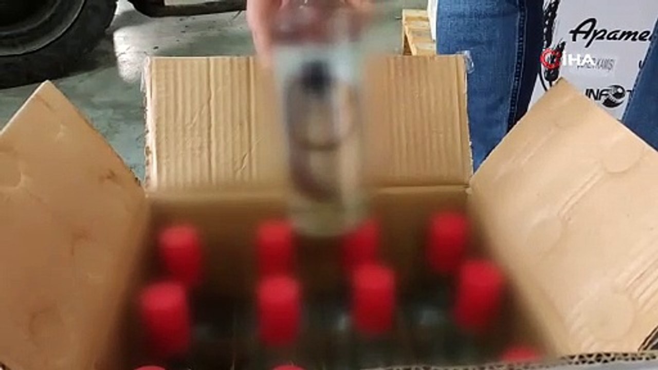 Yakalanan 5 TIR kaçak içki imha edildi