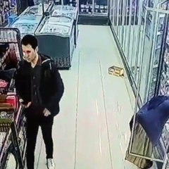 Markette kadınların etek altı görüntülerini çeken komiser tutuklandı