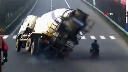 Beton mikserinin altında kalmaktan son anda kurtuldu