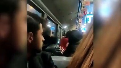 Metrobüste 'Ayağıma bastın' kavgası