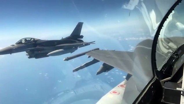 Nato tatbikatına katılan Türk uçaklarına Yunan tacizi. Anında karşılık verildi