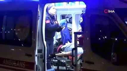 Otomobille çarpışan işçi servisi devrildi