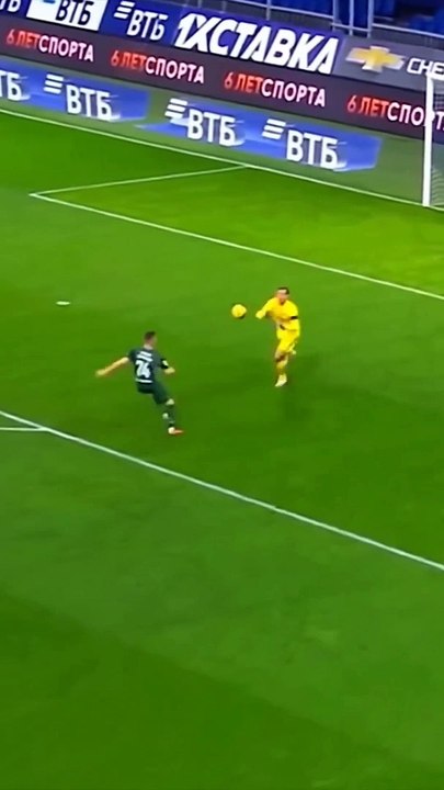 Hakem dediğin VAR dediğin böyle olur. Seyredin de ibret alın