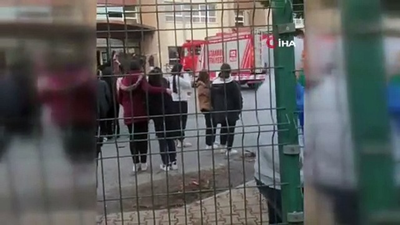 Büyükçekmece'de okulda deney tüpü paniği