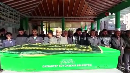 Aracını park ederken 4 yaşındaki oğlunu ezdi 