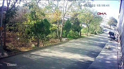 Sultangazi'de erzak çalan şüpheliler kamerada
