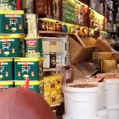 Bakın Türkiye’yi ne hale getirdiler. Bir tane bile Türkçe tabela yok. Burası Suriye değil Adana