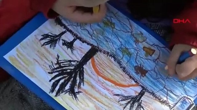 Van Gölü'ndeki kuraklığa resimle dikkat çektiler