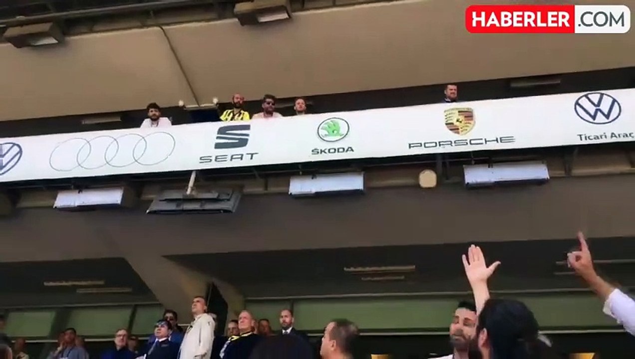 Oyuncu Sarp Akkaya, Fenerbahçe seçimleri sırasında kongre üyelerine küfretti