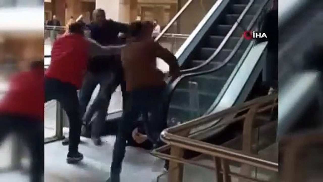 Güvenlik görevlilerinin copunu kapan güvenlikçilere saldırdılar