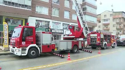 Yenimahalle'de korku dolu anlar! 10 katlı binada çıktı