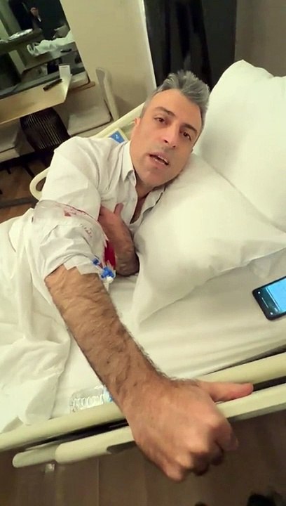 Bıçaklı saldırıya uğrayan Öztürk Yılmaz'dan videolu mesaj. Erkekseniz, siz karşıma çıkın.
