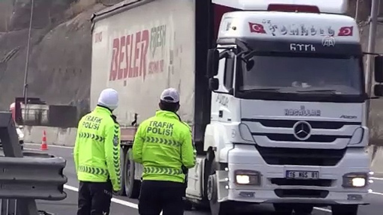 Anadolu Otoyolu'nda kurallara uymayan sürücüler drondan kaçamadı