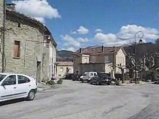 Fin de la visite du village de poet celard