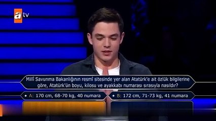 Genç yarışmacı Atatürk ile ilgili soruyu bilerek 1 milyonluk soruyu açtırdı
