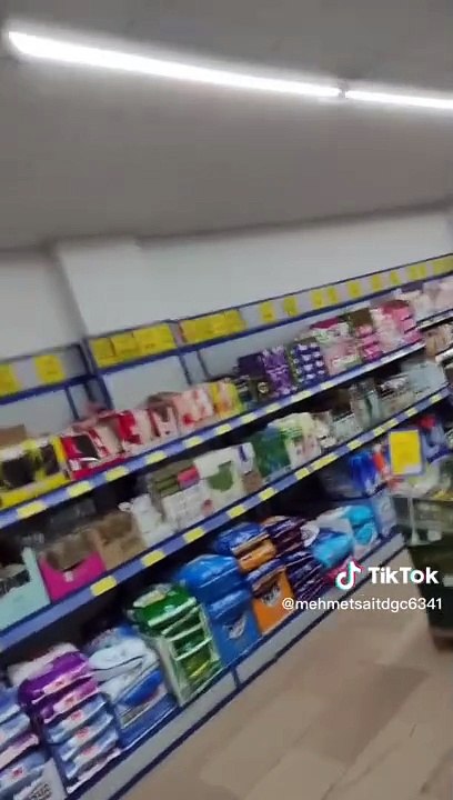 AKP'li vatandaştan BİM boykotu. 'Onları zarar ettireceğim' dedi kendisi zarara girdi