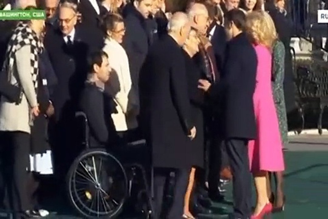 Biden Macron'u tuttu bırakmadı. Fransız lider ne yapacağını şaşırdı