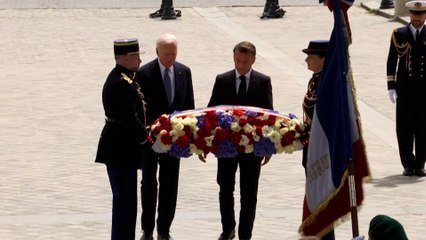 Joe Biden et Emmanuel Macron ravivent la flamme du soldat inconnu