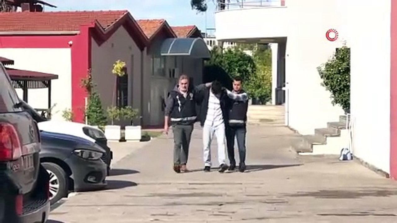 Karısını döven adam bakkala giden kişiyi öldürdü 
