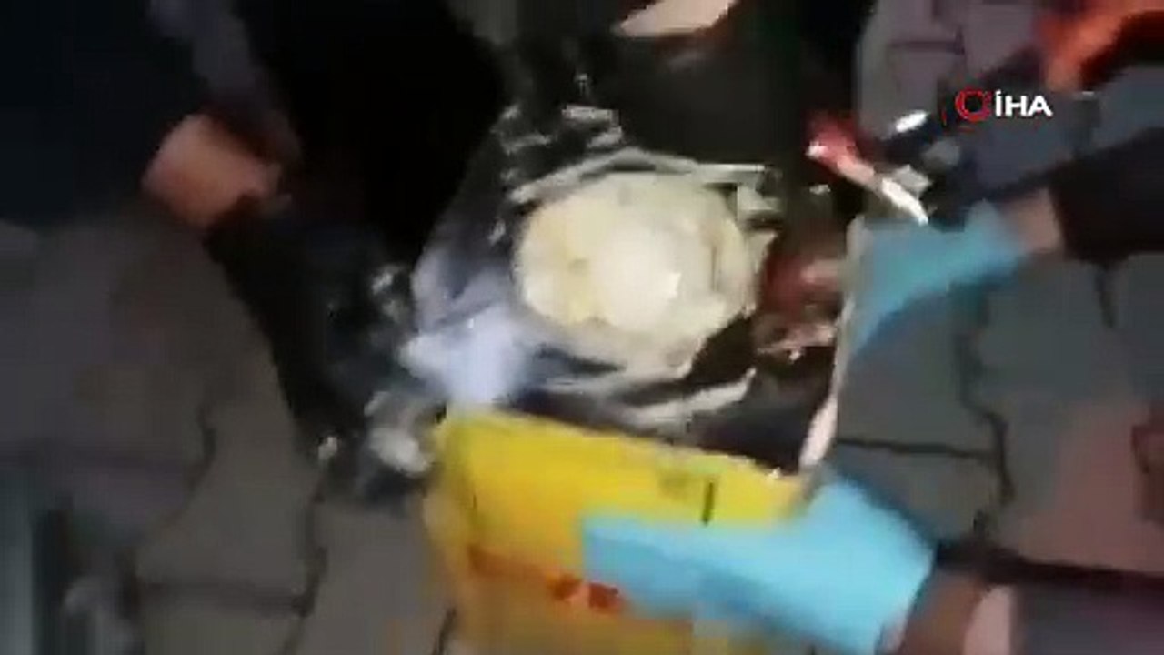Yağ tenekelerine gizlenmiş 6 kilo 850 gram esrar ele geçirildi