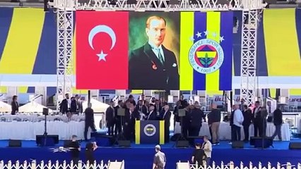 Genel kurulda gergin anlar! Aziz Yıldırım toplantıyı terk etti