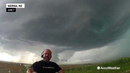 Supercell forms in Nebraska, brings downpour