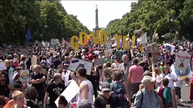 Berlin: Großdemo gegen Rechtsextremismus vor der Europawahl