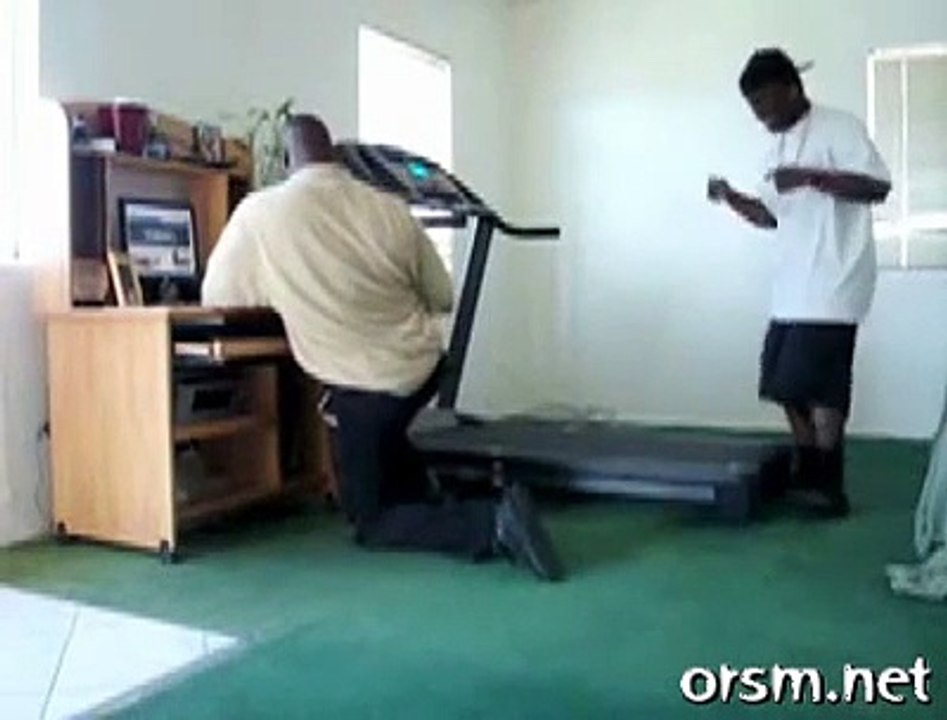 guy_falling_off_a_treadmill