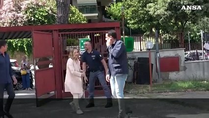 Europee, l'appello di Giorgia Meloni e il selfie con il simpatizzante