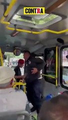 VIDEO: POLIS GOLPEAN A CHOFER DE MICROBÚS; YA SON INVESTIGADOS POR 'MANCHADOS'