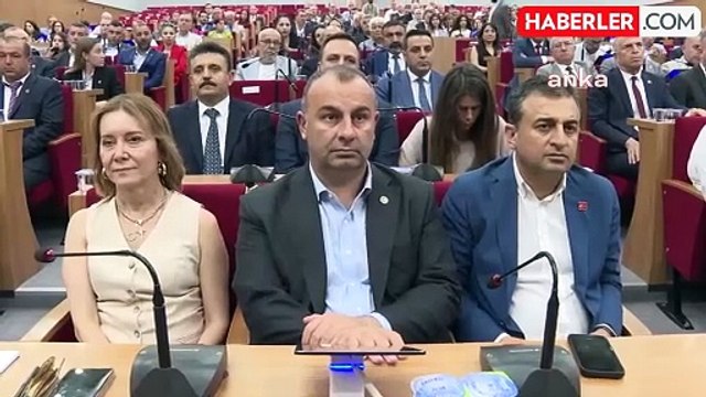 CHP Genel Başkanı Özgür Özel İzmir'de toplantı yaptı