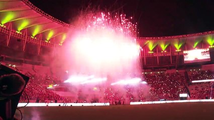 Torcida do Fluminense faz festa para retorno de Thiago Silva
