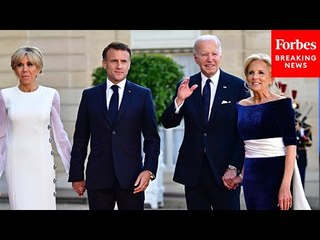 下载视频: WATCH: President Biden And First Lady Jill Biden Arrive With Macrons At State Dinner In France