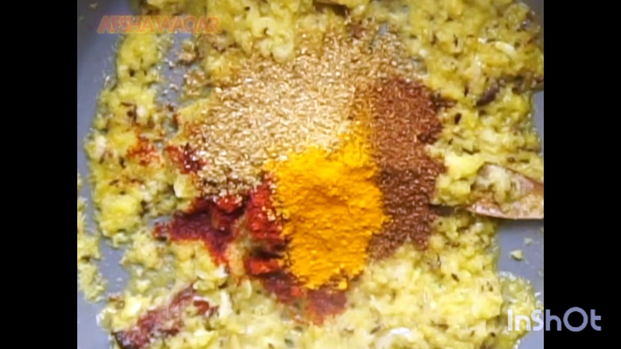 Fry eggs with masla
