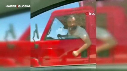 Trafik magandaları Kartal'da dehşet saçtı: Dakikalarca taciz ettiler
